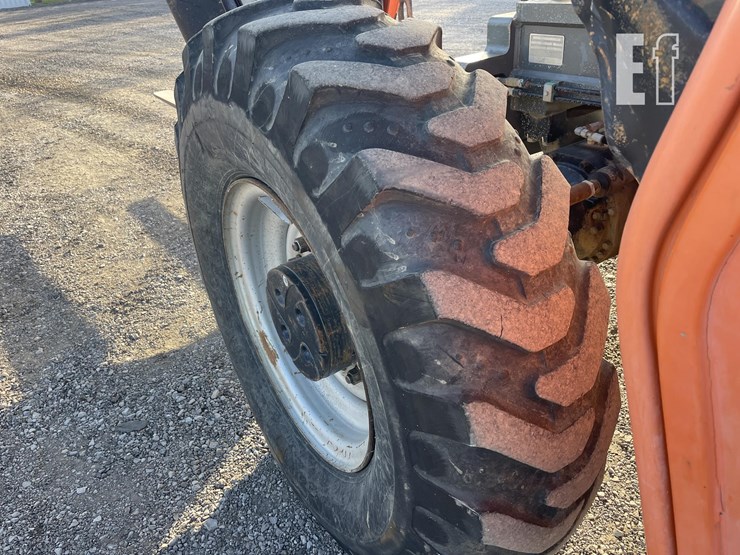 2011-jlg-g10-55a-image-34