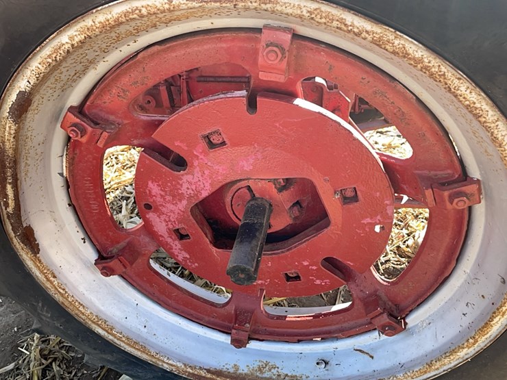 ih-farmall-h-tractor-image-27