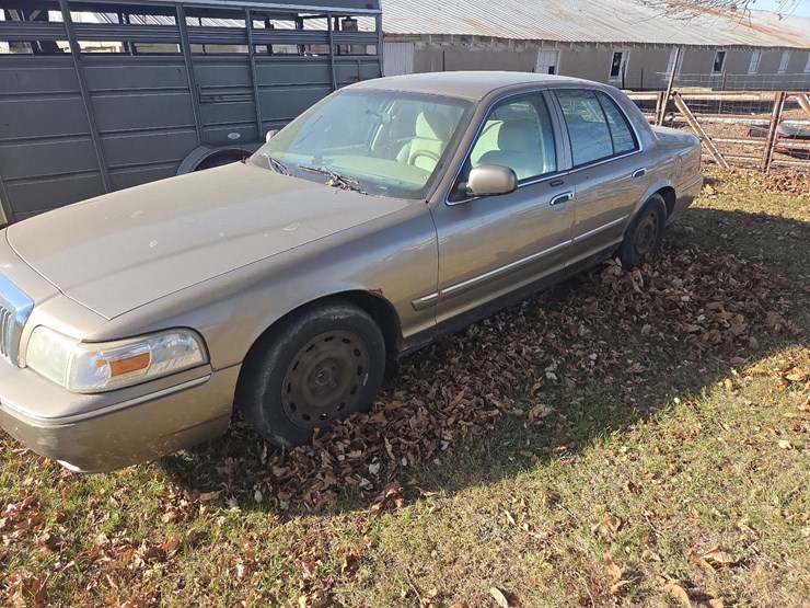 2006-mercury-grand-marquis-gs-car-image-12
