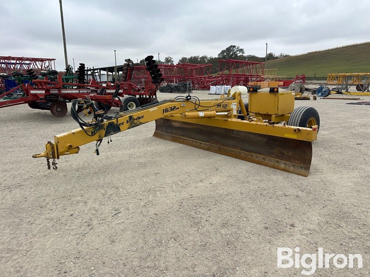 2016-landoll-1632rs-pull-type-grader/blade-image-1