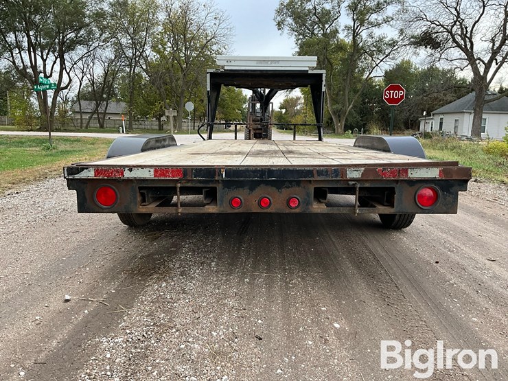 titan-trailer-image-6