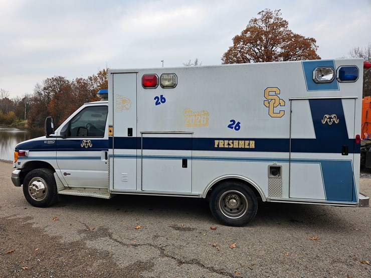 #22778-•-2003-ford-econoline-van-ambulance-image-7