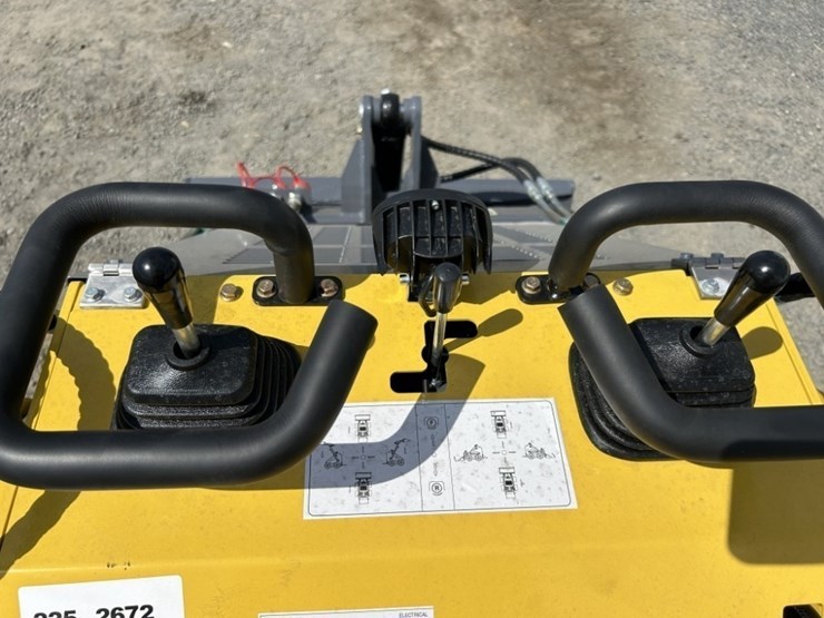 2025-starvox-sv-480-mini-compact-track-loader-image-18