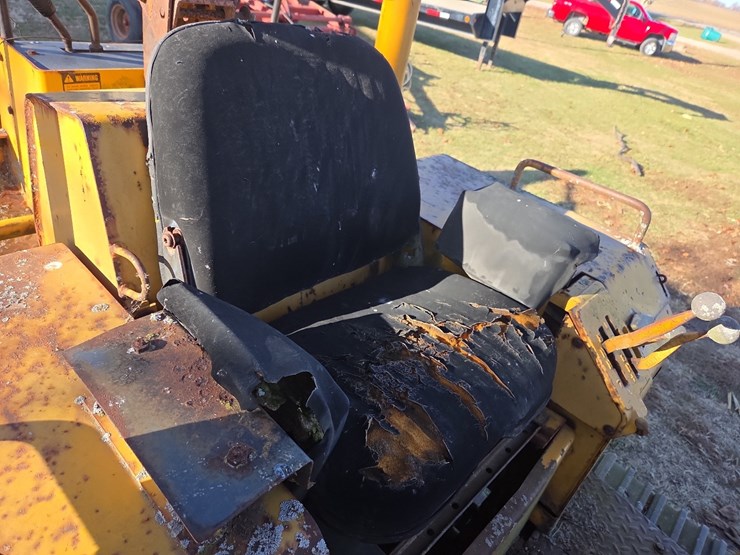 jd-455e-track-loader-w/-backhoe-image-45