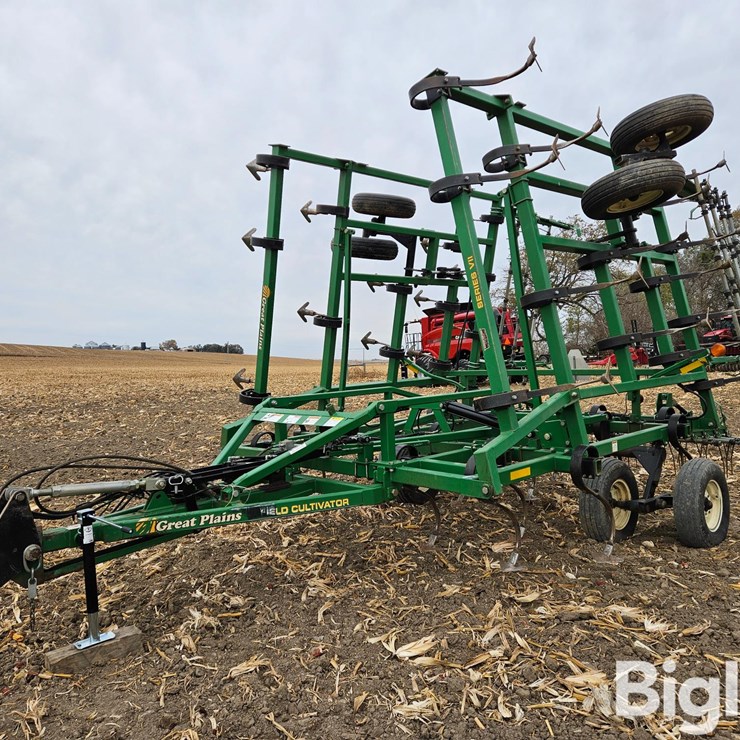 Great Plains Series VII 27' Wide Field Cultivator