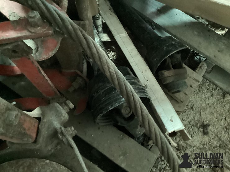 one-row-planter,-tire-&-parts-image-9