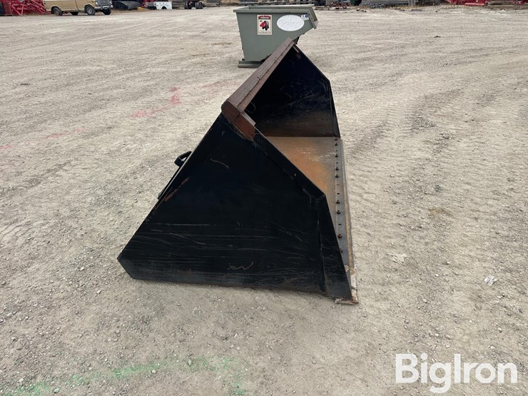 skid-steer-quick-attach-snow-bucket-image-4