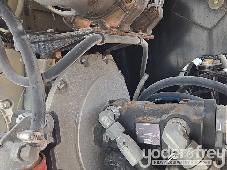 2015-jlg-600aj-image-98