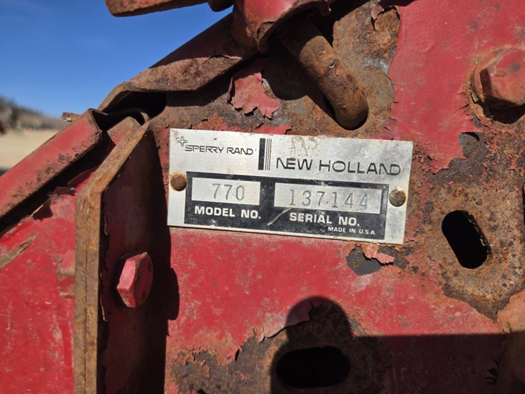 new-holland-770-image-6