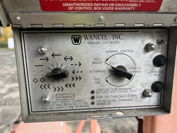 2004-wanco-towable-arrow-board-image-10