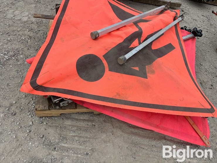 road/construction-barricades,-signage-&-stands-image-18