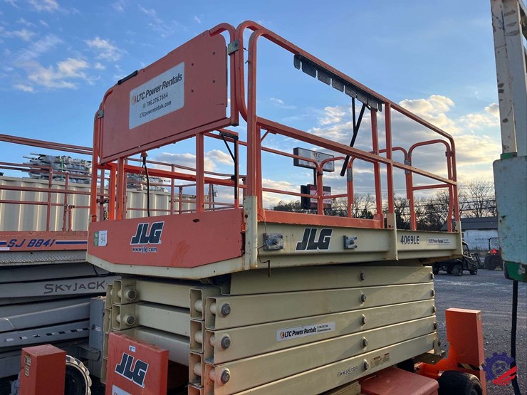 2021-jlg-4069le-image-4