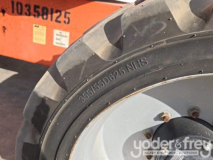 2015-jlg-600aj-image-47