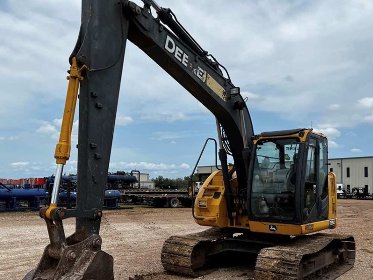 2016-deere-135g-image-1