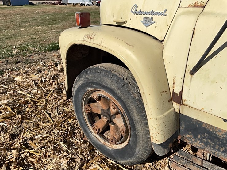 ih-load-star-1600-single-axle-grain-truck-image-9