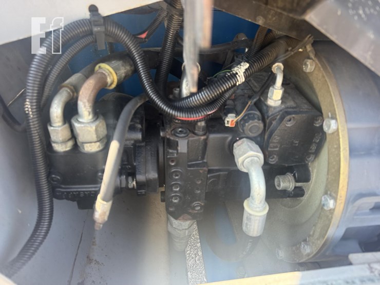 2012-genie-gth5519-image-21