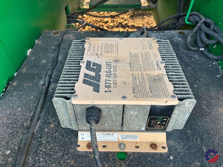 2015-jlg-4069le-image-28