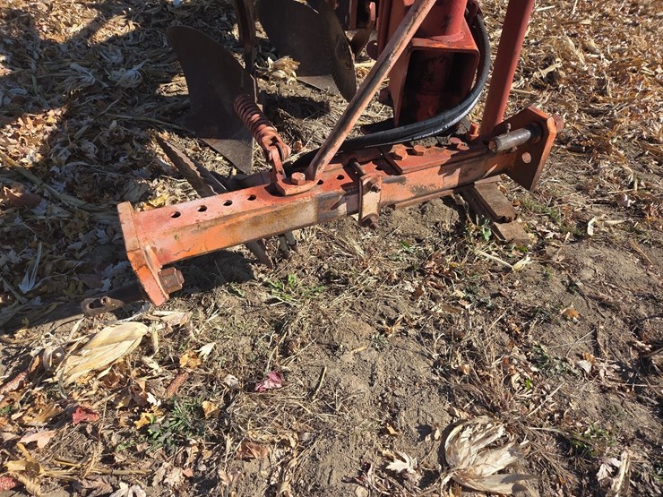 white-6-bottom-plow-image-3