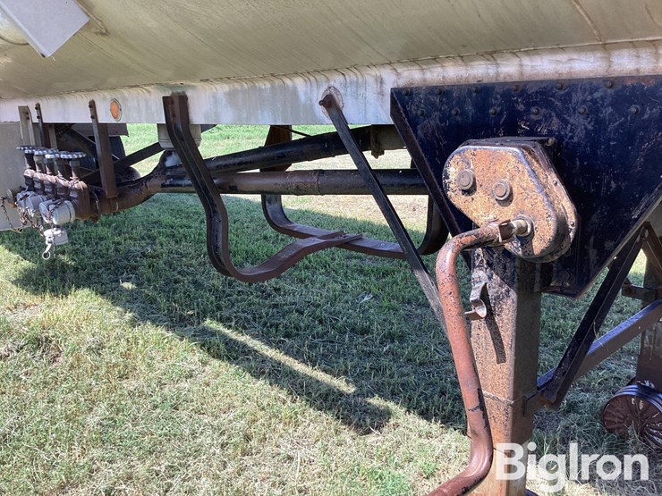 1969-trailmobile-trailer-image-17