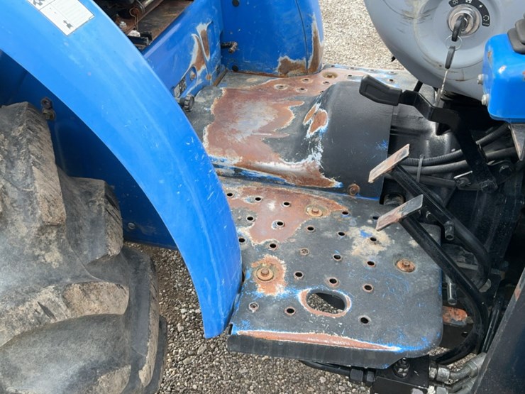 2013-new-holland-workmaster-40-image-24