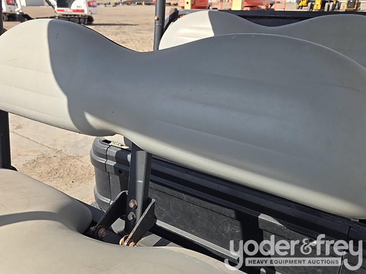 2019-club-car-carryall-1700-image-58