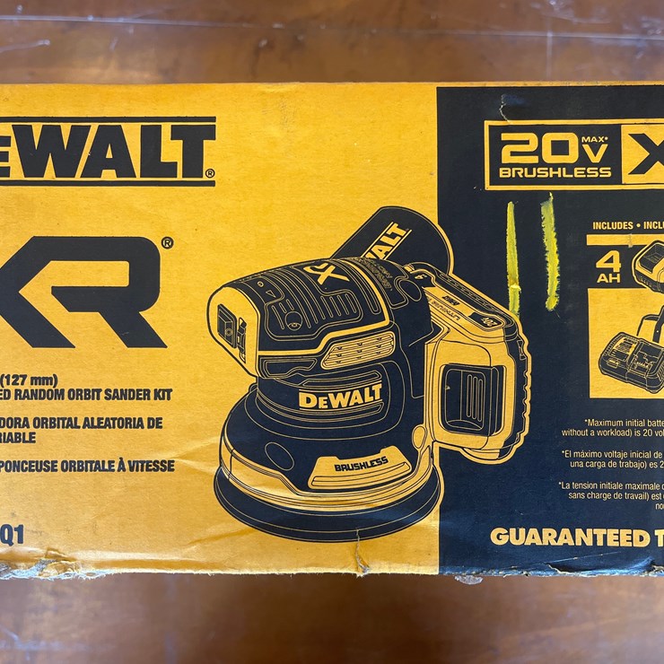 #11 • DEWALT ORBIT SANDER