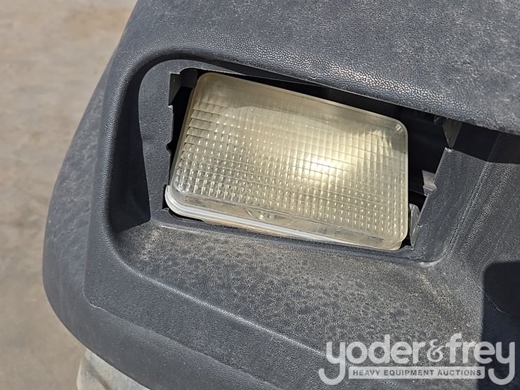 2019-club-car-carryall-1700-image-51