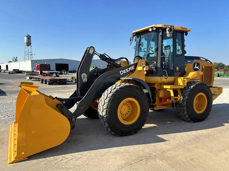 2019-deere-524l-image-1
