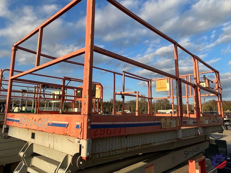 1999-skyjack-sj8841-/-41’-scissor-lift-image-14