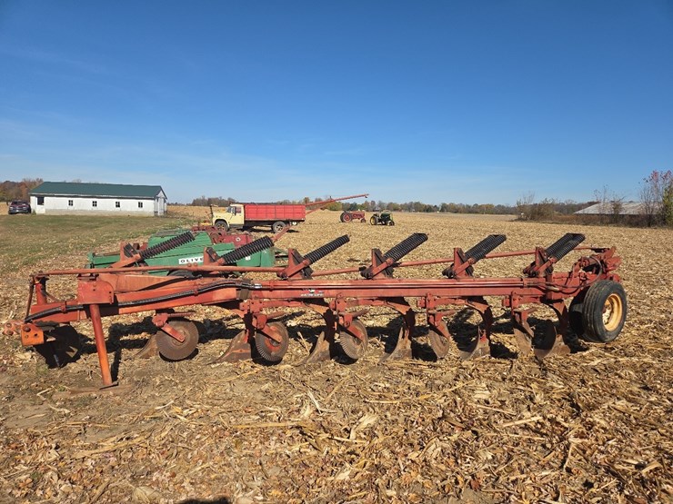 white-6-bottom-plow-image-21