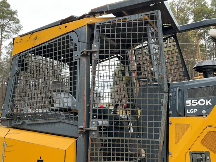 2016-deere-550k-lgp-image-49