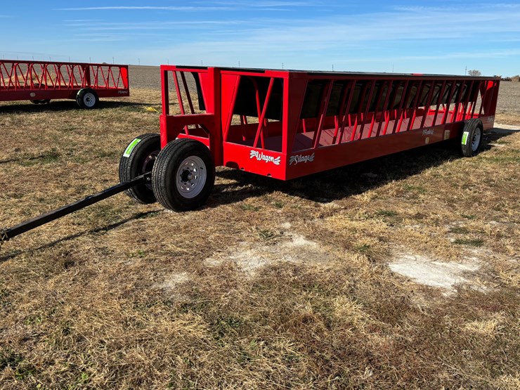 #1006-•-silage-feeder-image-1