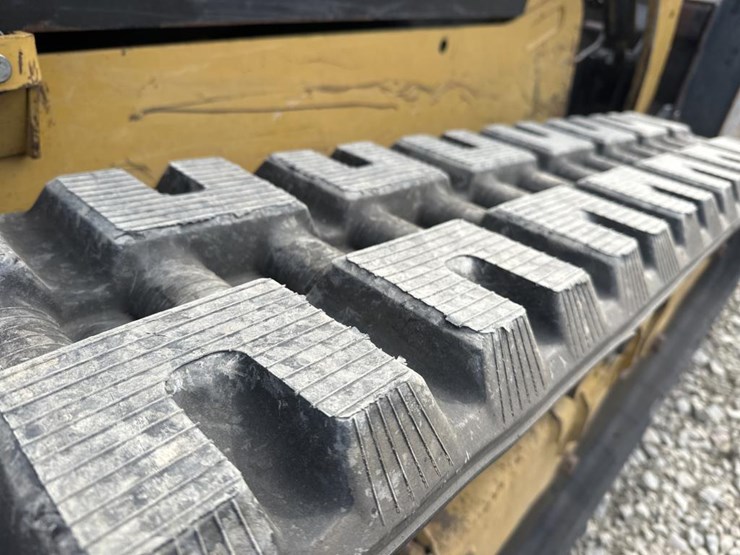 caterpillar-239d-image-42