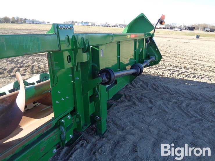 2021-john-deere-c18r-image-13