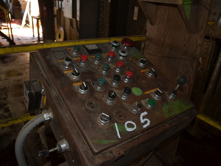 ligna-10"x36"-top-arbor-gang-saw-w/-quick-change-door-w/-chrome-press-rolls-w/-14'-hands-off-infeed-w/-positions-system-w/-cant-turner-w/-2-line-lazer-lites-w/-controls-image-8