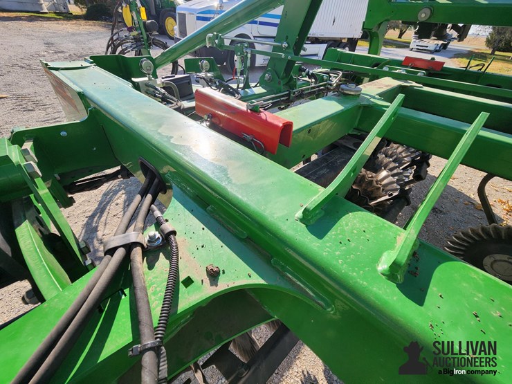 2022-john-deere-2660vt-image-17