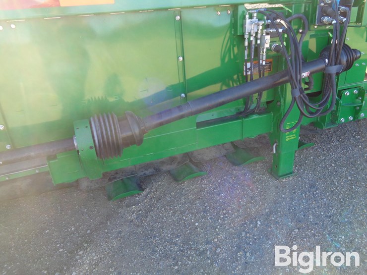 2021-john-deere-c18r-image-10