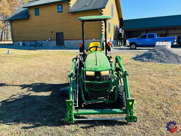 2016-john-deere-1025r-image-11