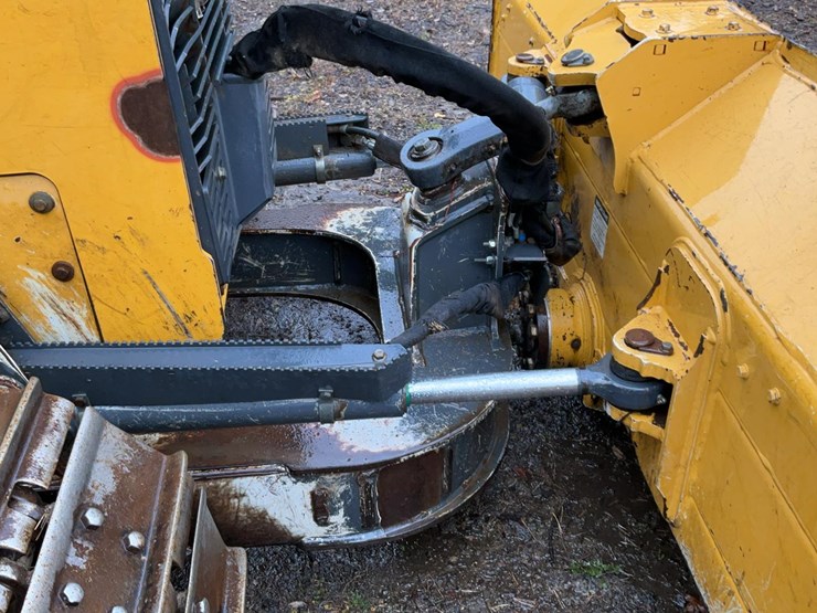 2016-deere-550k-lgp-image-53