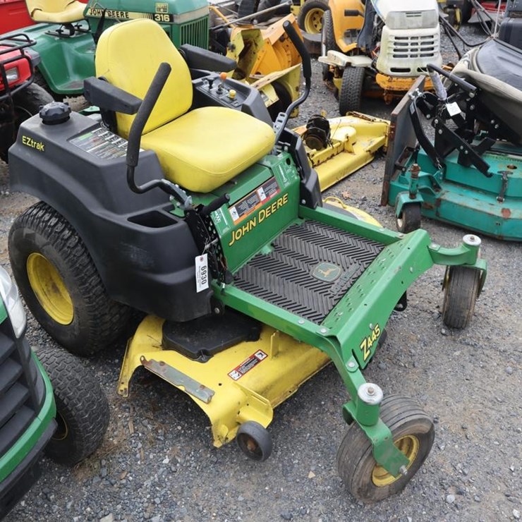JOHN DEERE Z445