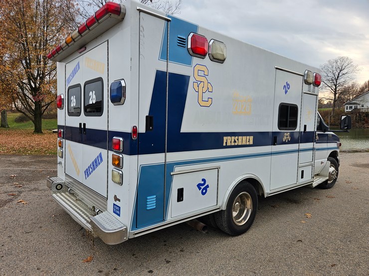 #22778-•-2003-ford-econoline-van-ambulance-image-15