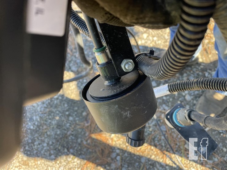 2011-john-deere-1770nt-image-15