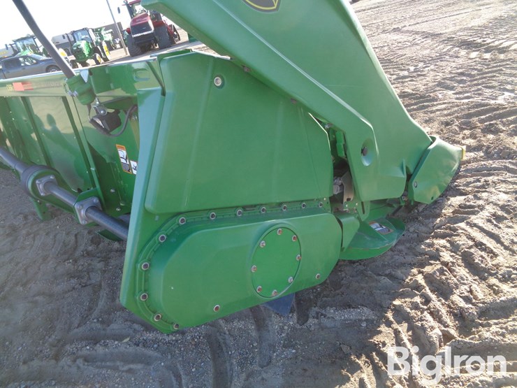 2021-john-deere-c18r-image-17