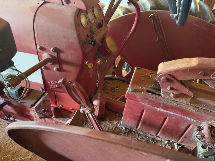 case-ih-350-image-10