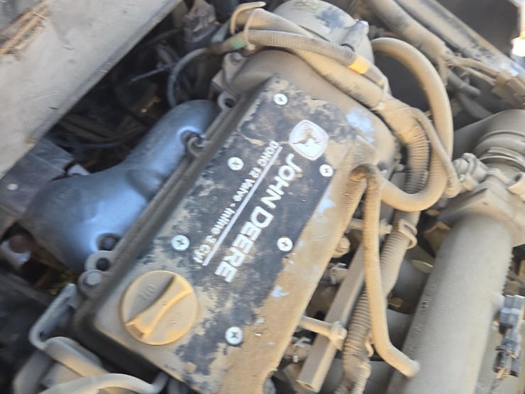 jd-xuv-835m-utv-image-27