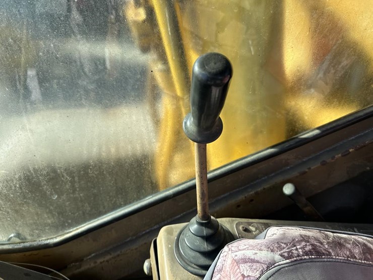 caterpillar-235-image-45