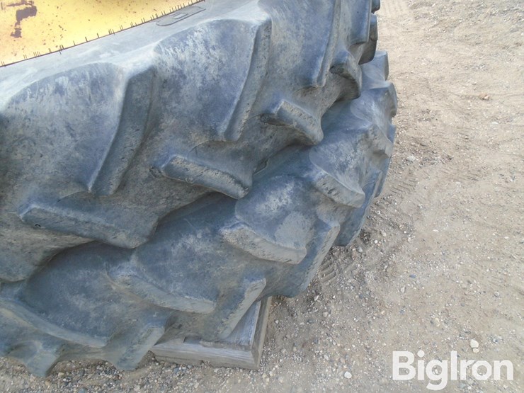 john-deere-380-image-13