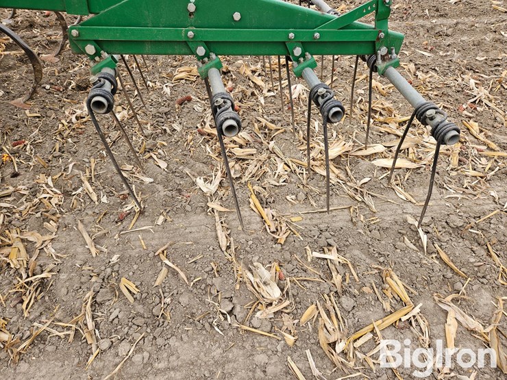 great-plains-series-vii-27'-wide-field-cultivator-image-19