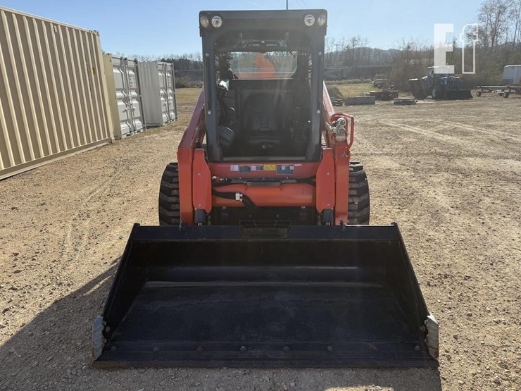 2023-kubota-ssv75-image-2