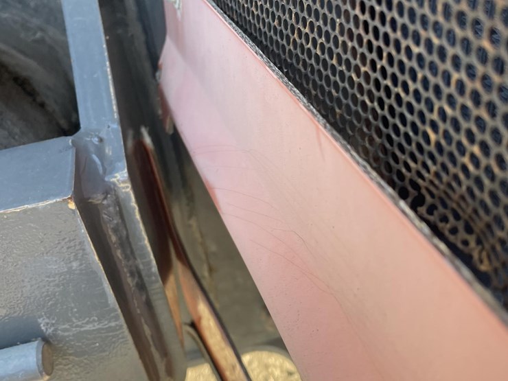 2011-jlg-g10-55a-image-25